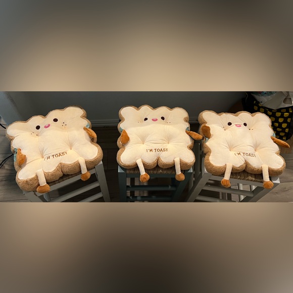 “I’m Toast” seat cushion - Picture 2 of 8